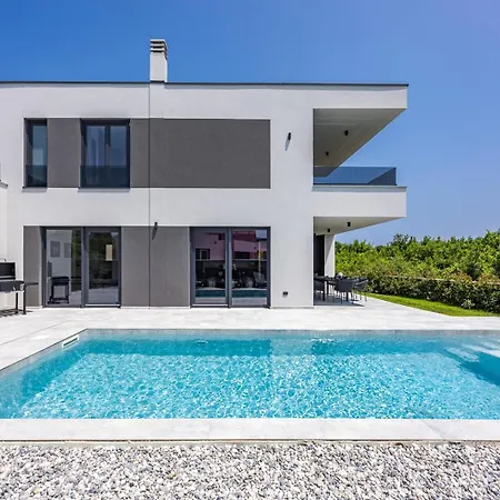 Villa Delecto *